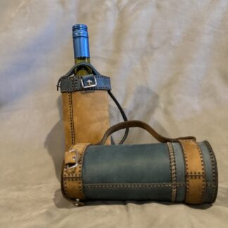 Single bottle wine carrier